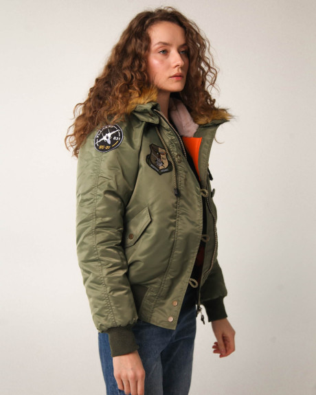 Жіноча аляска N-2B хакі з нашивками 831 БрТА