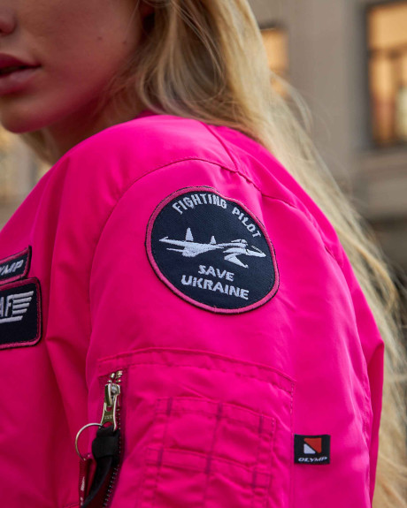 Бомбер MA-1 рожевий жіночий з нашивками