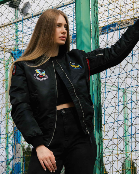 Бомбер MA-1 чорний жіночий з нашивками