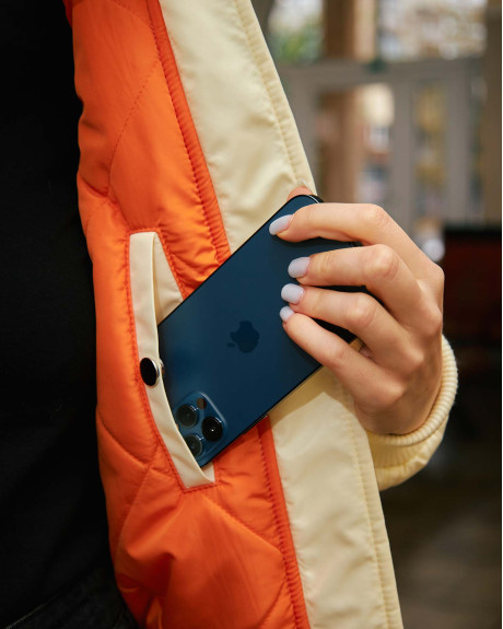 Бомбер B-15 молочний жіночий з нашивками