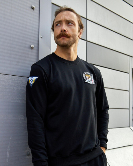 Світшот чорний з нашивками 40 БрТА Світшот чорний з нашивками 40 БрТА