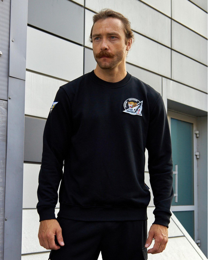 Світшот чорний з нашивками 40 БрТА Світшот чорний з нашивками 40 БрТА